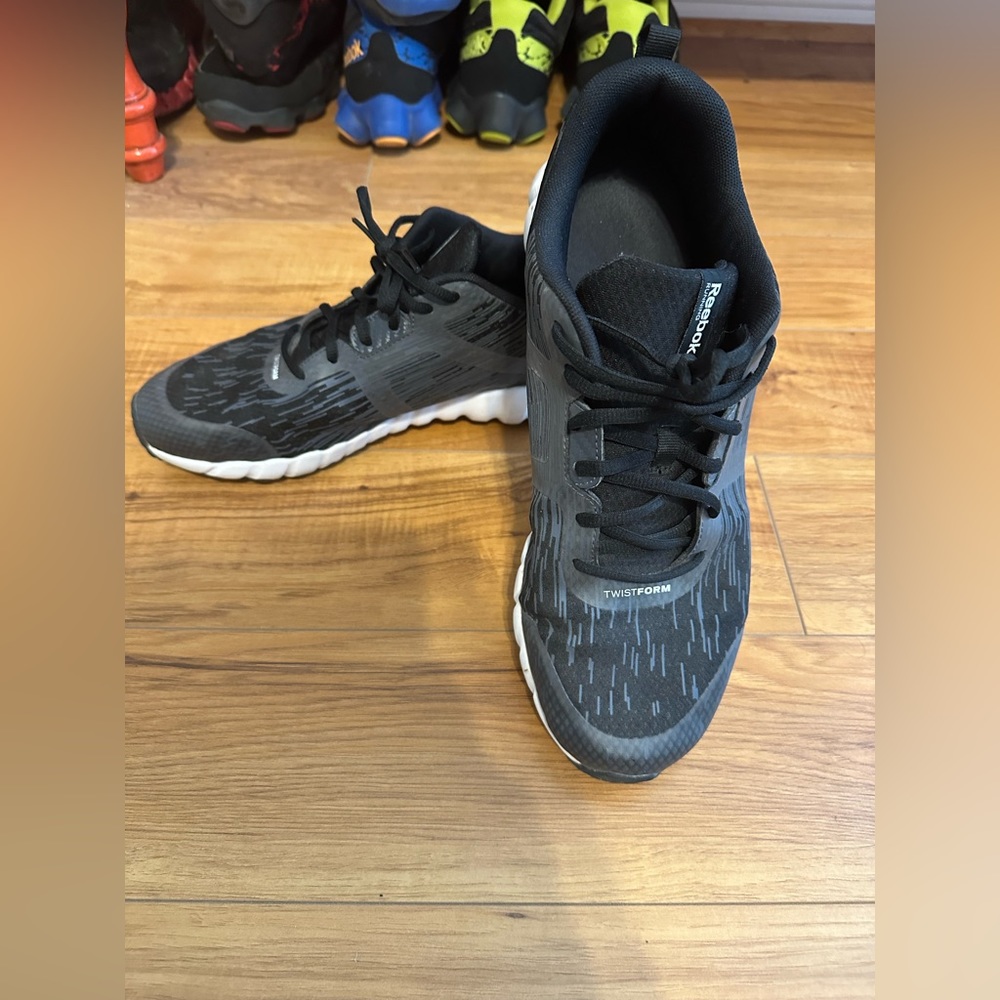 Reebok Twist Form 12 Black and Gray